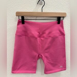 Alo 5” Seamless Ribbed Favorite Short in Paradise Pink